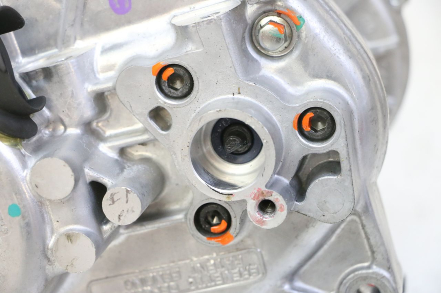 photo de ROLL LOCK MOTOR PIAGGIO MP3 HPE 310 (2024 - 2025) - Focus op structuur