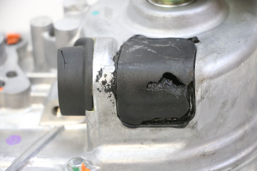 photo de ROLL LOCK MOTOR PIAGGIO MP3 HPE 310 (2024 - 2025) - Andere kijkhoek