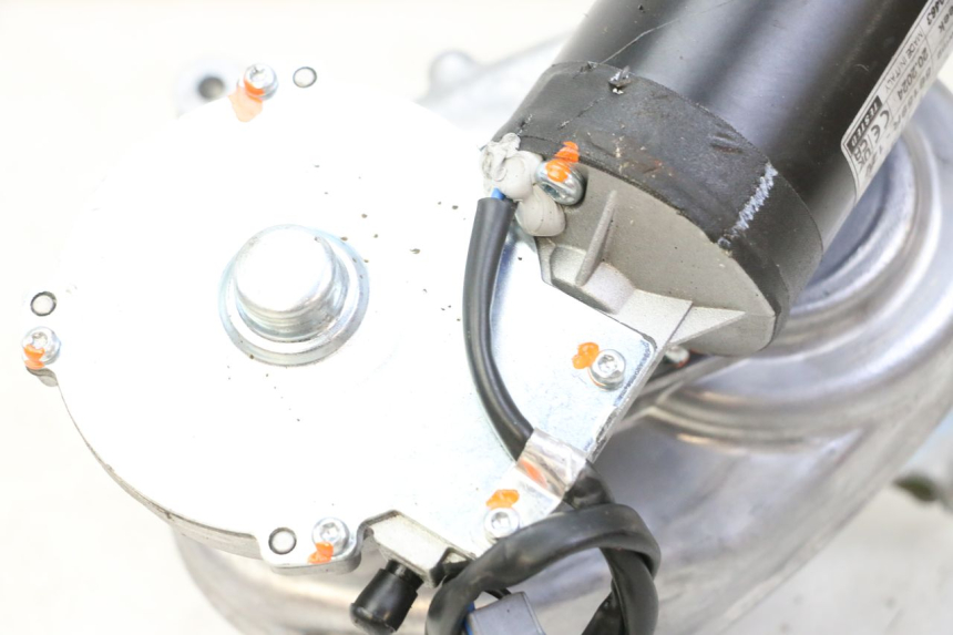 photo de ROLL LOCK MOTOR PIAGGIO MP3 HPE 310 (2024 - 2025) - Gecontroleerd onderdeel