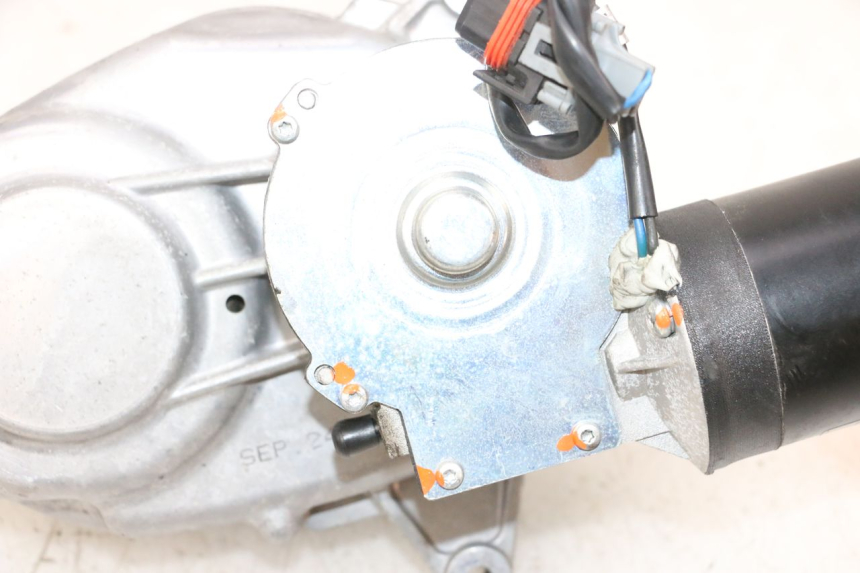photo de ROLL LOCK MOTOR PIAGGIO MP3 HPE 300 (2019 - 2026) - Markeringen en referenties