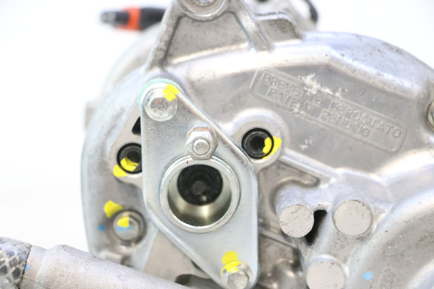 photo de ROLL LOCK MOTOR PIAGGIO MP3 HPE 530 (2022 - 2026) - Alternatieve hoek