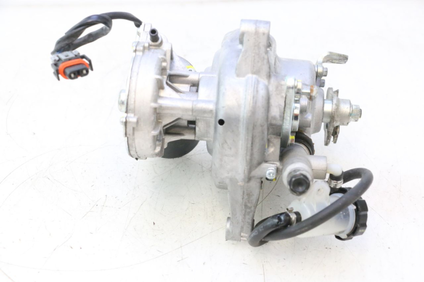 photo de ROLL LOCK MOTOR PIAGGIO MP3 HPE 530 (2022 - 2026) - Markeringen en referenties