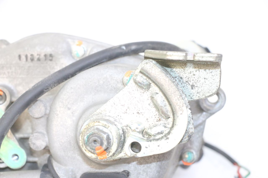 photo de ROLL LOCK MOTOR PIAGGIO MP3 LT 300 (2010 - 2016) - Zoom op componenten