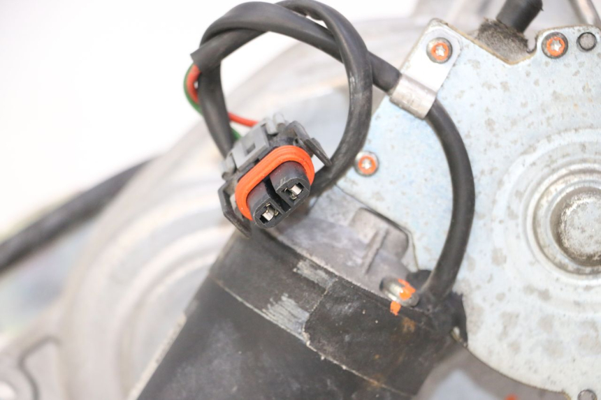 photo de ROLL LOCK MOTOR PIAGGIO MP3 LT 300 (2010 - 2016) - Kenmerkende details