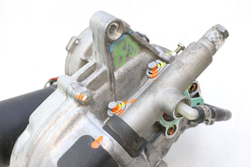 photo de ROLL LOCK MOTOR PIAGGIO MP3 LT 300 (2010 - 2016) - Bevestigingspunten