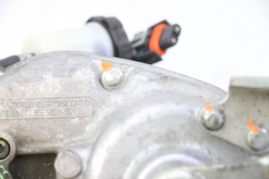 photo de ROLL LOCK MOTOR PIAGGIO MP3 RL 250 (2006 - 2010) - Zoom op componenten