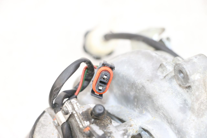 photo de ROLL LOCK MOTOR PIAGGIO MP3 RL 250 (2006 - 2010) - Zoom op gebruiksstaat