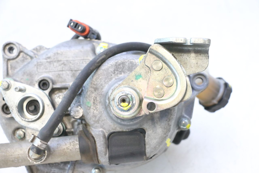 photo de ROLL LOCK MOTOR PIAGGIO MP3 500 (2016 - 2018) - Zoom op componenten