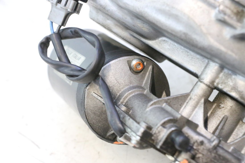 photo de ROLL LOCK MOTOR PIAGGIO MP3 500 (2016 - 2018) - Zoom op componenten