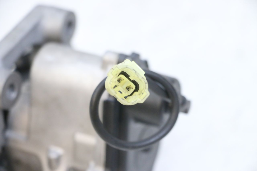 photo de ROLL LOCK MOTOR YAMAHA TRICITY 300 (2020 - 2024) - Andere kijkhoek