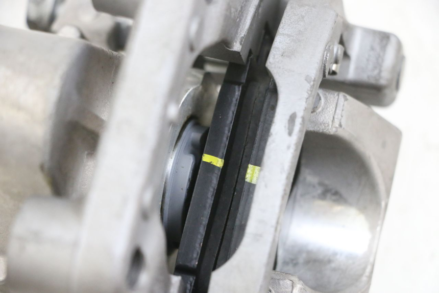 photo de ROLL LOCK MOTOR YAMAHA TRICITY 300 (2020 - 2024) - Overzicht