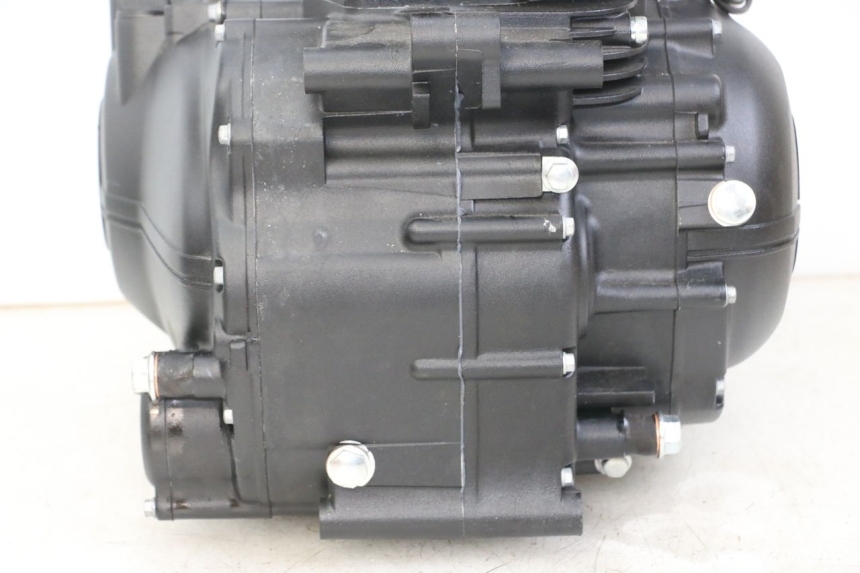 photo de MOTOR ROYAL ENFIELD SCRAM 411 (2022 - 2024) - Kenmerkende details