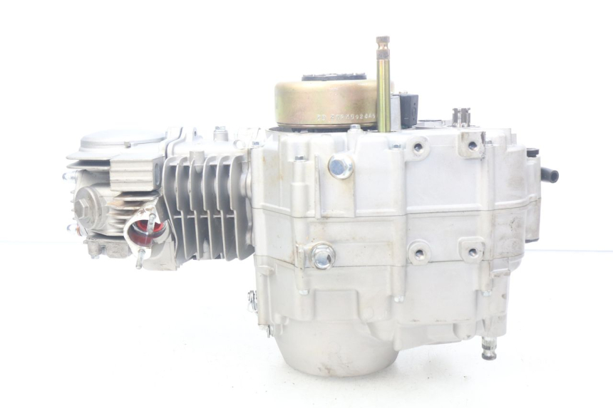 photo de MOTOR APOLLO RXF 125 - Andere kijkhoek