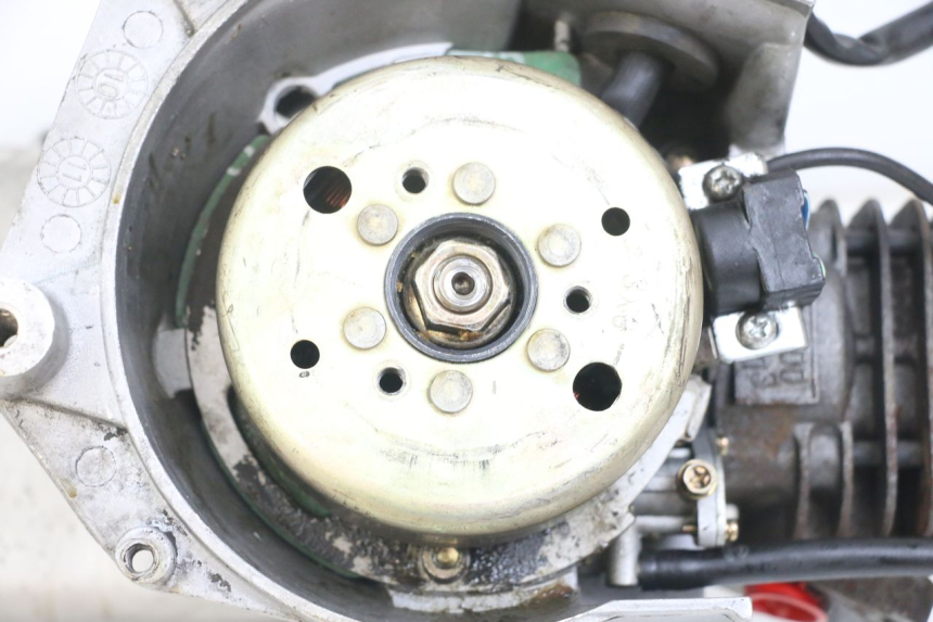 photo de MOTOR KEEWAY RY6 2T 50 (2011 - 2019) - Zoom op componenten