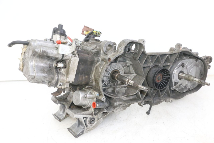 photo de MOTOR PEUGEOT SATELIS COMPRESSOR K15 125 (2006 - 2009) - Hoofdaanzicht