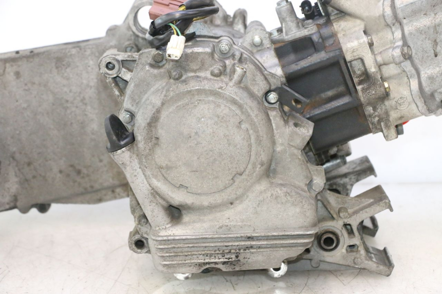 photo de MOTOR PEUGEOT SATELIS 125 (2013 - 2018) - Alternatieve hoek