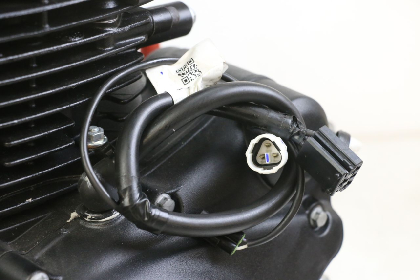 photo de MOTOR ROYAL ENFIELD SCRAM 411 (2022 - 2024) - Andere kijkhoek