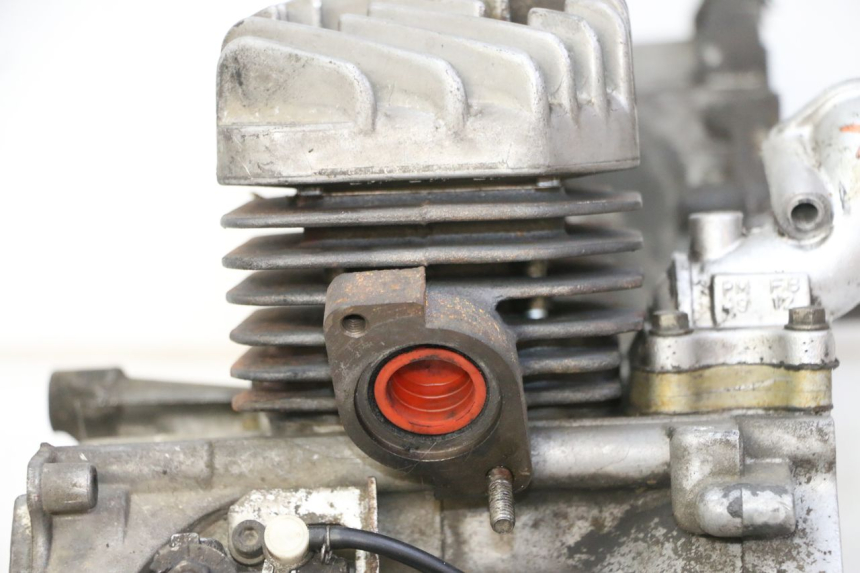 photo de MOTOR PEUGEOT SPEEDAKE 50 (1995 - 1997) - Alternatieve hoek