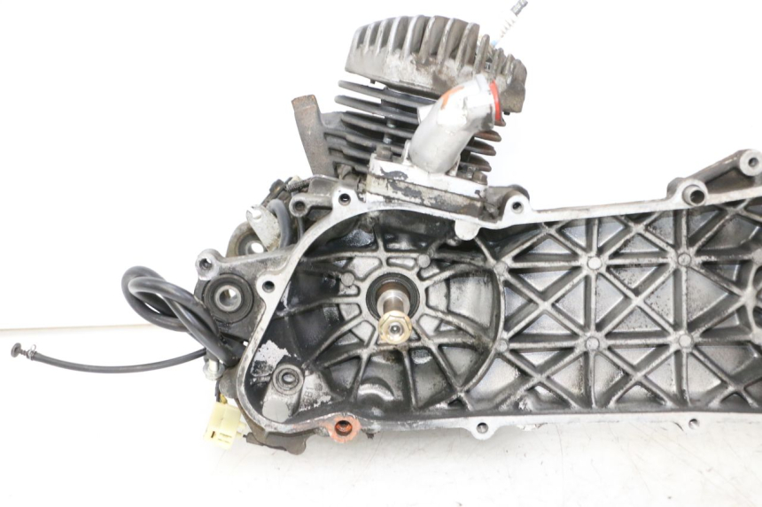 photo de MOTOR PEUGEOT SPEEDAKE 50 (1995 - 1997) - Zoom op gebruiksstaat