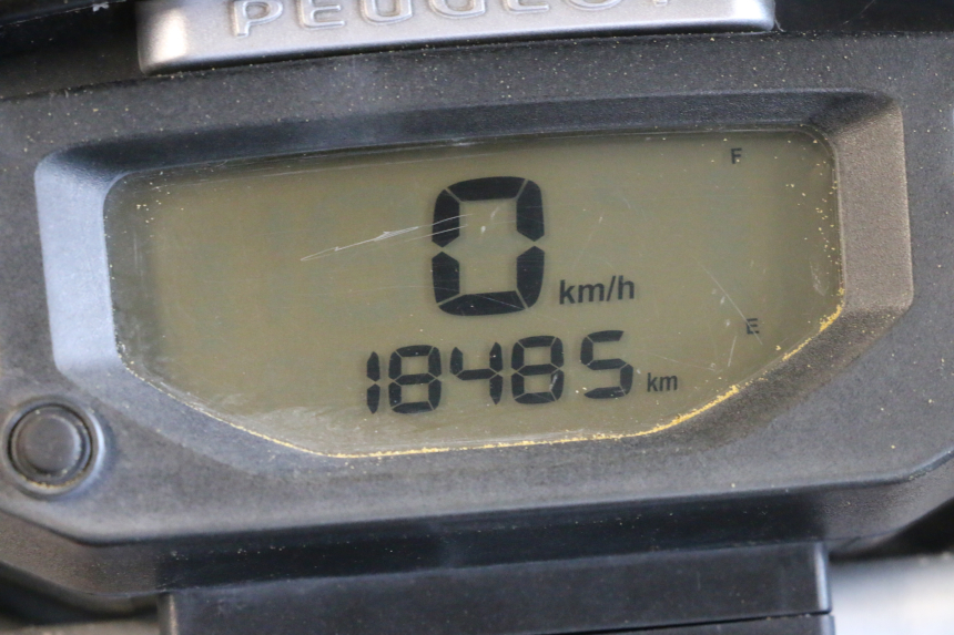 photo de MOTOR PEUGEOT STREETZONE NAKED 2T 50 (2014 - 2018) - Zoom op gebruiksstaat