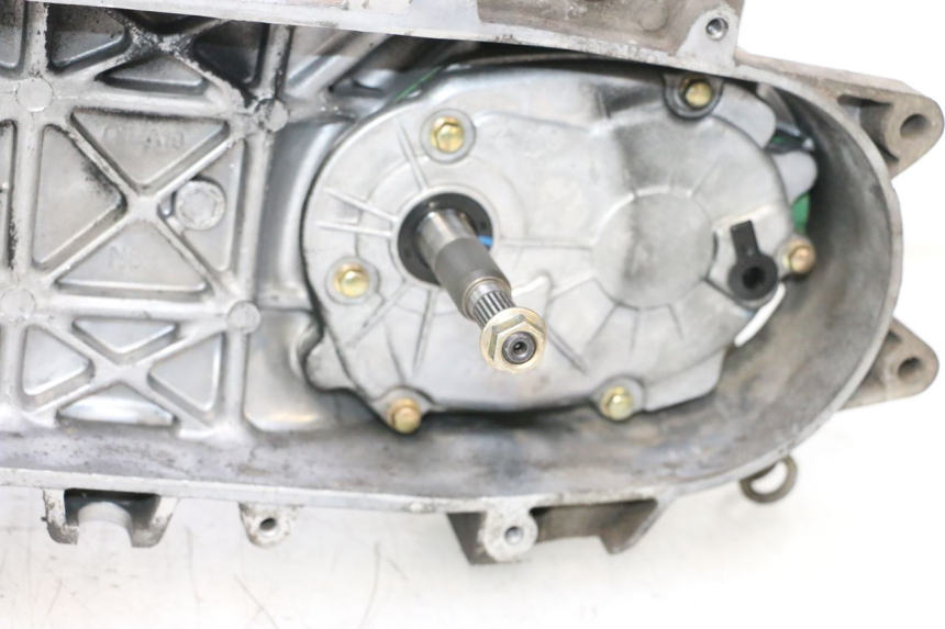 photo de MOTOR PEUGEOT STREETZONE NAKED 2T 50 (2014 - 2018) - Andere kijkhoek