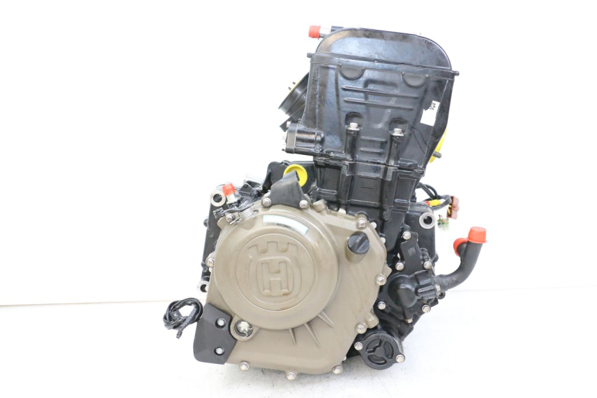photo de MOTOR HUSQVARNA SVARTPILEN 401 (2018 - 2023) - Focus op structuur