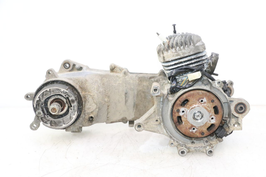 photo de MOTOR PEUGEOT TKR TREKKER FURIOUS 50 (2005 - 2014) - Alternatieve hoek