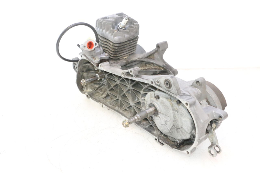 photo de MOTOR PEUGEOT TREKKER 50 (1995 - 2004) - Alternatieve hoek