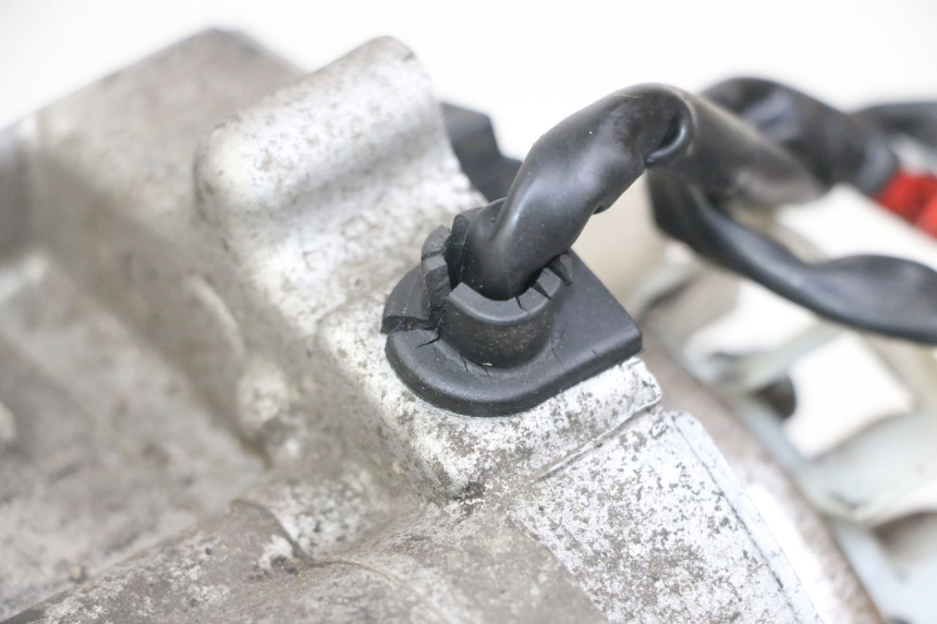 photo de MOTOR PEUGEOT TWEET 4T 50 (2014 - 2019) - Markeringen en referenties