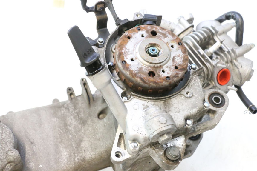 photo de MOTOR PEUGEOT TWEET 4T 50 (2018 - 2022) - Bevestigingspunten