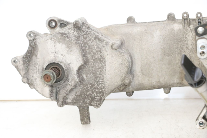 photo de MOTOR PEUGEOT TWEET PRO EFI 4T 50 (2021 - 2022) - Alternatieve hoek