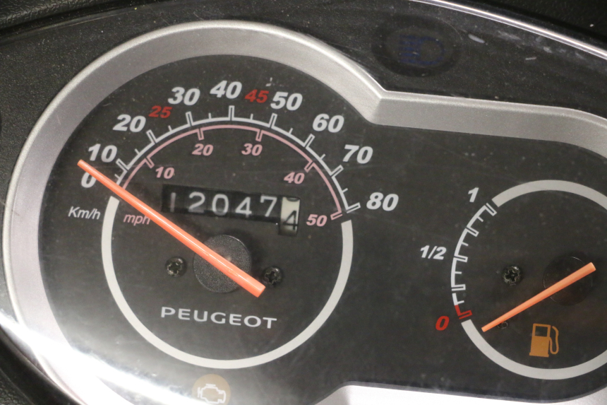 photo de MOTOR PEUGEOT TWEET PRO EFI 4T 50 (2021 - 2022) - Andere kijkhoek