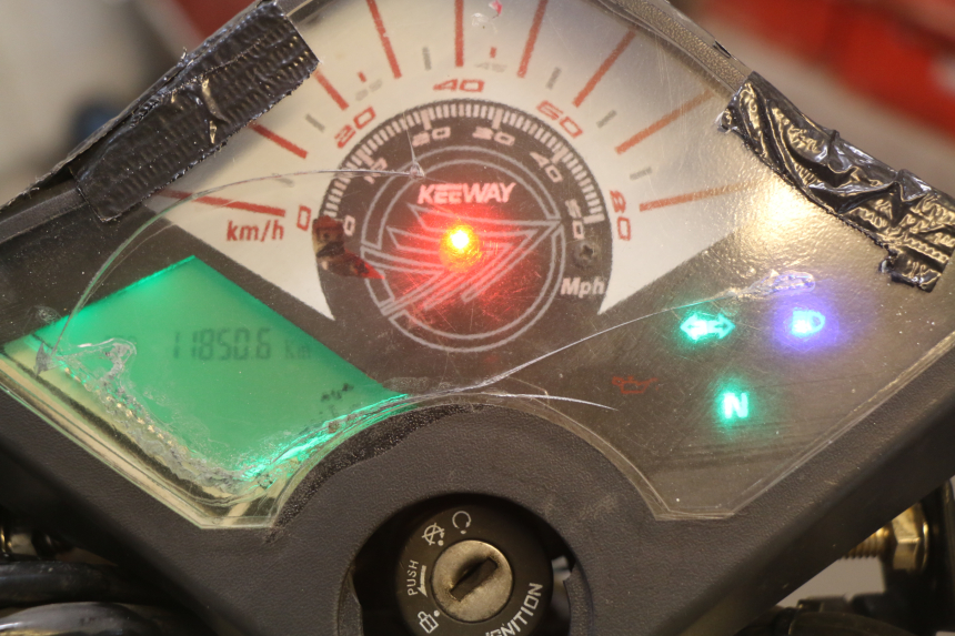 photo de MOTOR KEEWAY TX 50 (2008 - 2015) - Zoom op gebruiksstaat