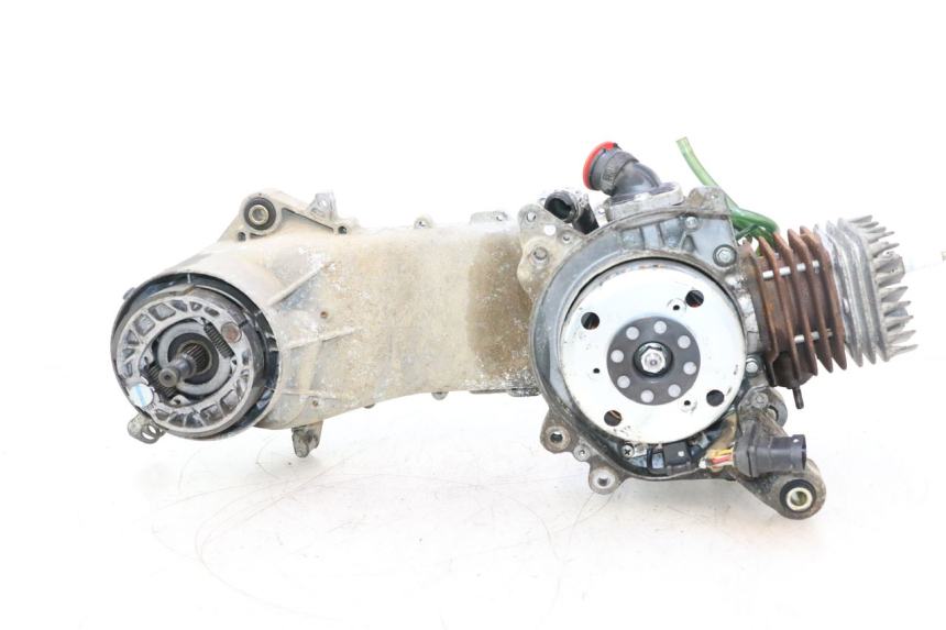 photo de MOTOR PIAGGIO TYPHOON 50 (2000 - 2009) - Alternatieve hoek
