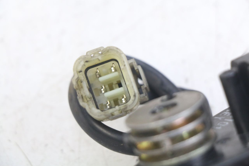 photo de MOTOR KLEP UITLAAT HONDA FES PANTHEON 2T 125 (1998 - 2002) - Technische close-up