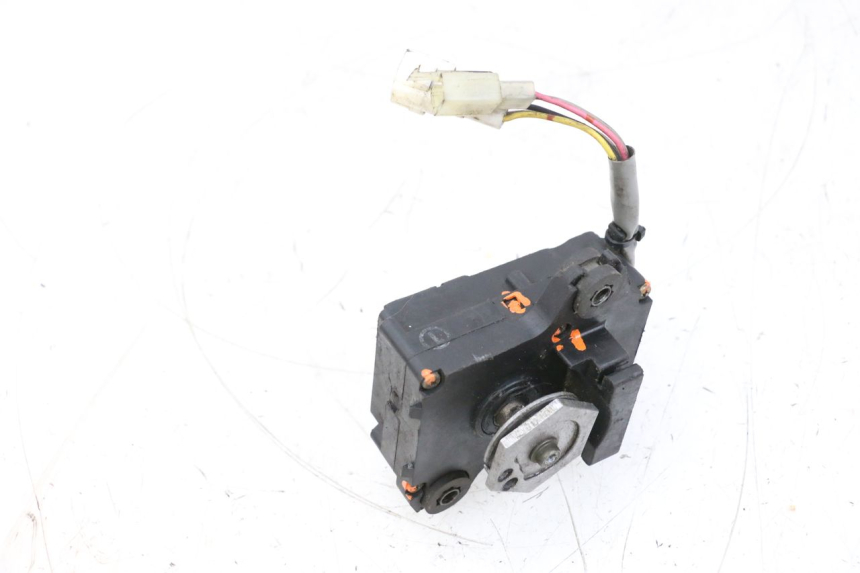 photo de MOTOR KLEP UITLAAT SUZUKI GSXR GSX-R 1000 (2003 - 2004) - Bevestigingspunten