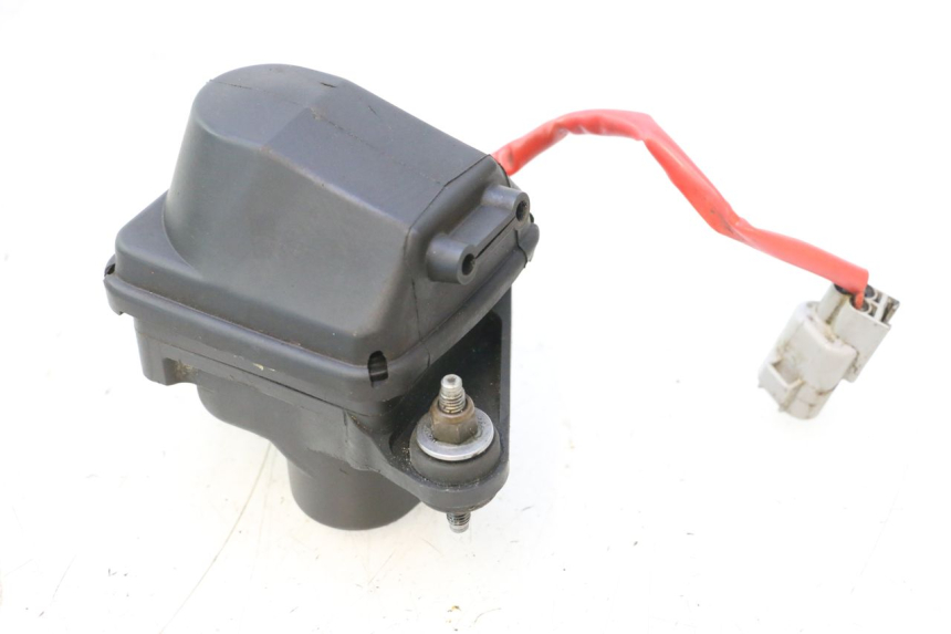 photo de MOTOR UITLAATKLEP YAMAHA WAVE RUNNER GP R 1200 (2000 - 2003) - Detail van het onderdeel