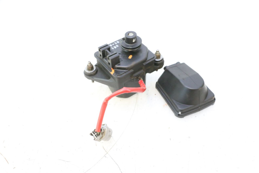 photo de MOTOR UITLAATKLEP YAMAHA WAVE RUNNER GP R 1200 (2000 - 2003) - Bevestigingspunten