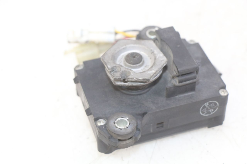 photo de MOTOR KLEP UITLAAT KAWASAKI Z 750 (2007 - 2013) - Detail van het onderdeel