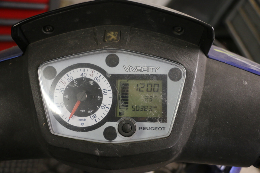 photo de MOTOR PEUGEOT VIVACITY NEW 4T 50 (2008 - 2017) - Hoofdaanzicht