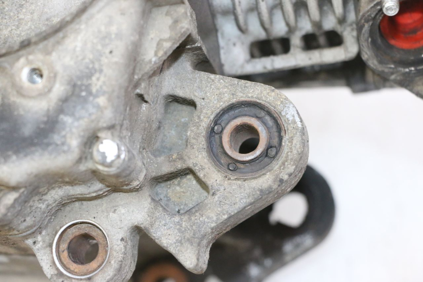 photo de MOTOR PEUGEOT VIVACITY NEW 4T 50 (2008 - 2017) - Bevestigingspunten