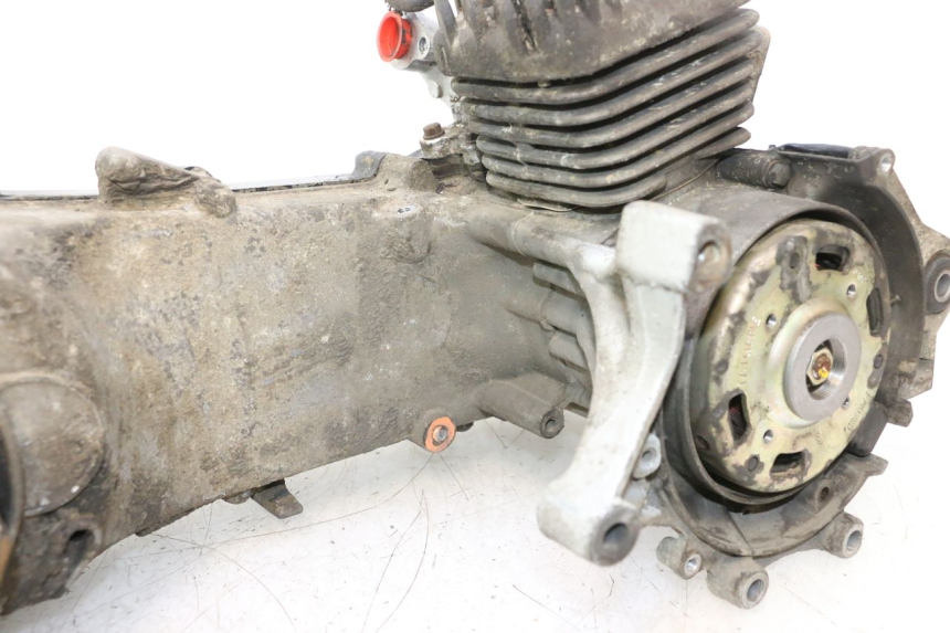 photo de MOTOR PEUGEOT VIVACITY 50 (1998 - 2003) - Andere kijkhoek