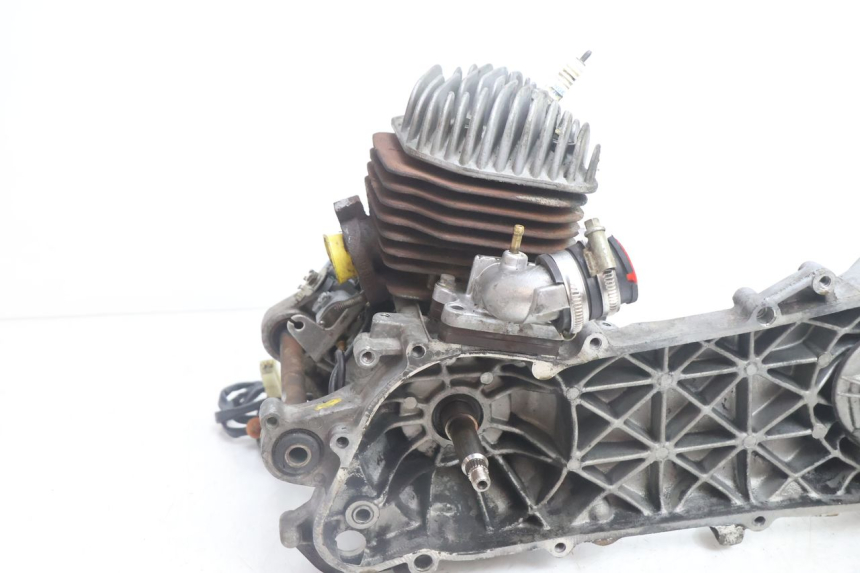 photo de MOTOR PEUGEOT VIVACITY 100 (1999 - 2008) - Detail van het onderdeel