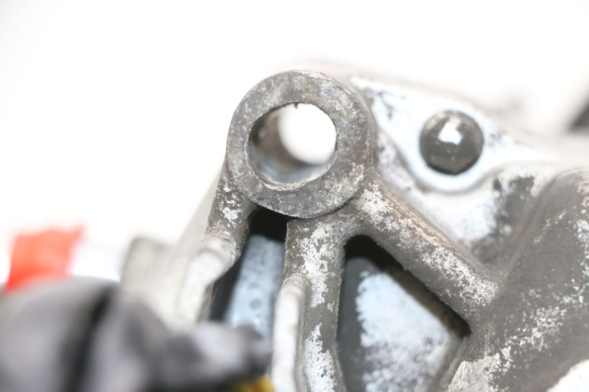 photo de MOTOR DAELIM VJ ROADWIN FI 125 (2008 - 2017) - Bevestigingspunten