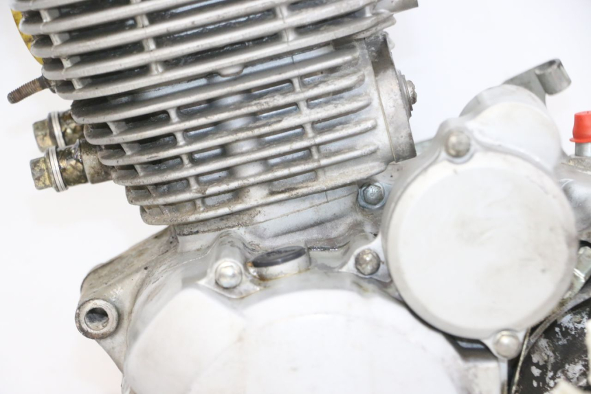 photo de MOTOR DAELIM VJ ROADWIN FI 125 (2008 - 2017) - Bevestigingspunten