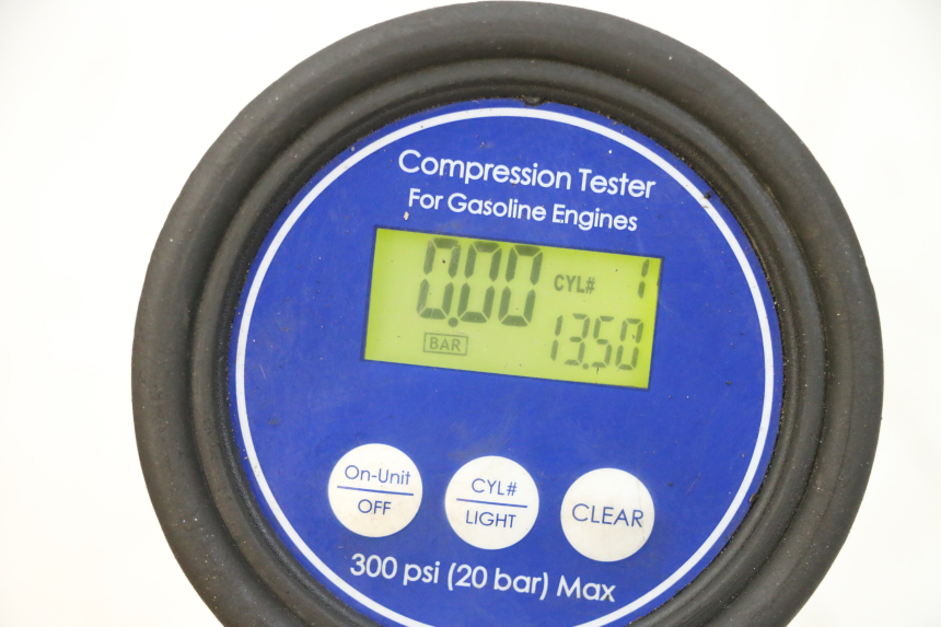 photo de MOTOR PIAGGIO X8 125 (2004 - 2007) - Bevestigingspunten