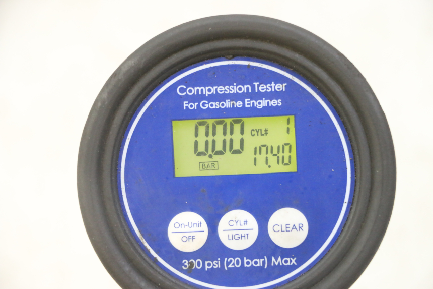 photo de MOTOR YAMAHA XJ6 ABS 600 (2008 - 2016) - Zoom op gebruiksstaat