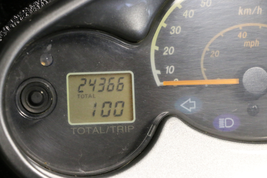 photo de MOTOR YAMAHA YP MAJESTY 125 (2002 - 2006) - Zoom op kwaliteit