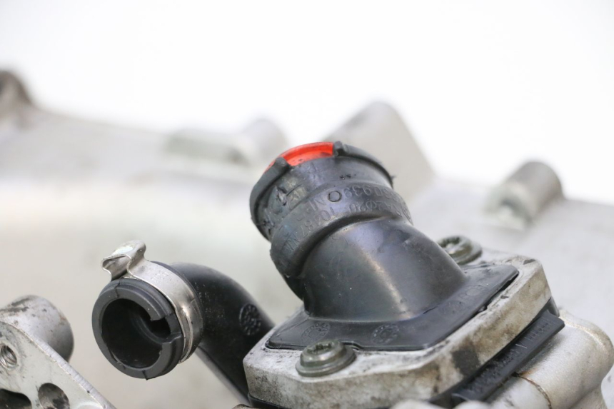 photo de MOTOR PIAGGIO ZIP 2T 50 (2009 - 2019) - Alternatieve hoek