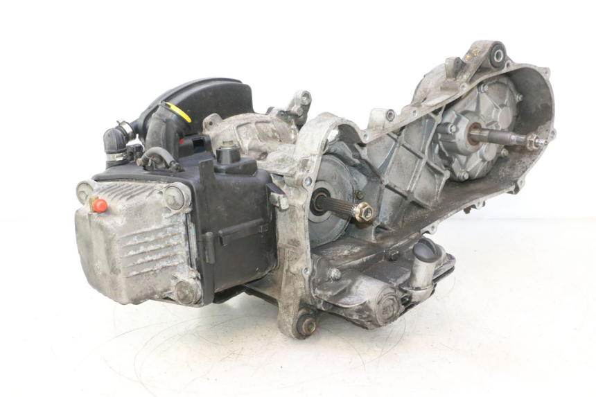 photo de MOTOR PIAGGIO ZIP 4T 50 (2006 - 2017) - Alternatieve hoek